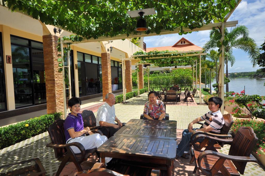 Ratchaburi Maeklong Marina Resort מראה חיצוני תמונה