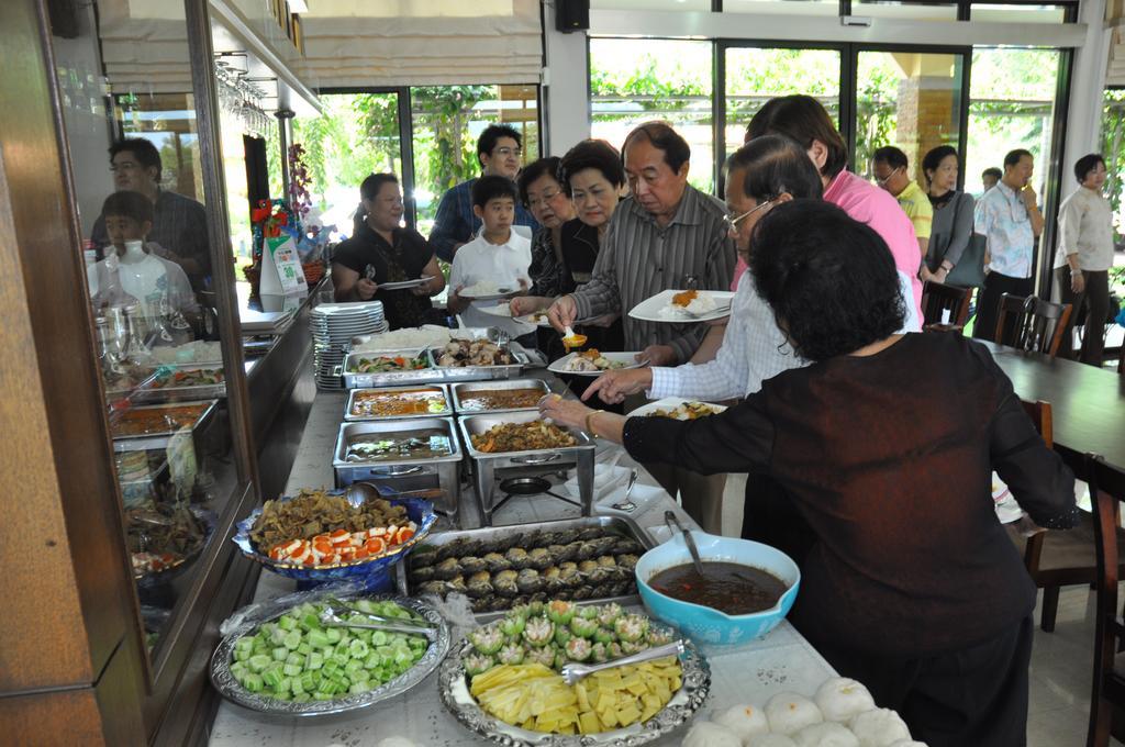 Ratchaburi Maeklong Marina Resort מראה חיצוני תמונה
