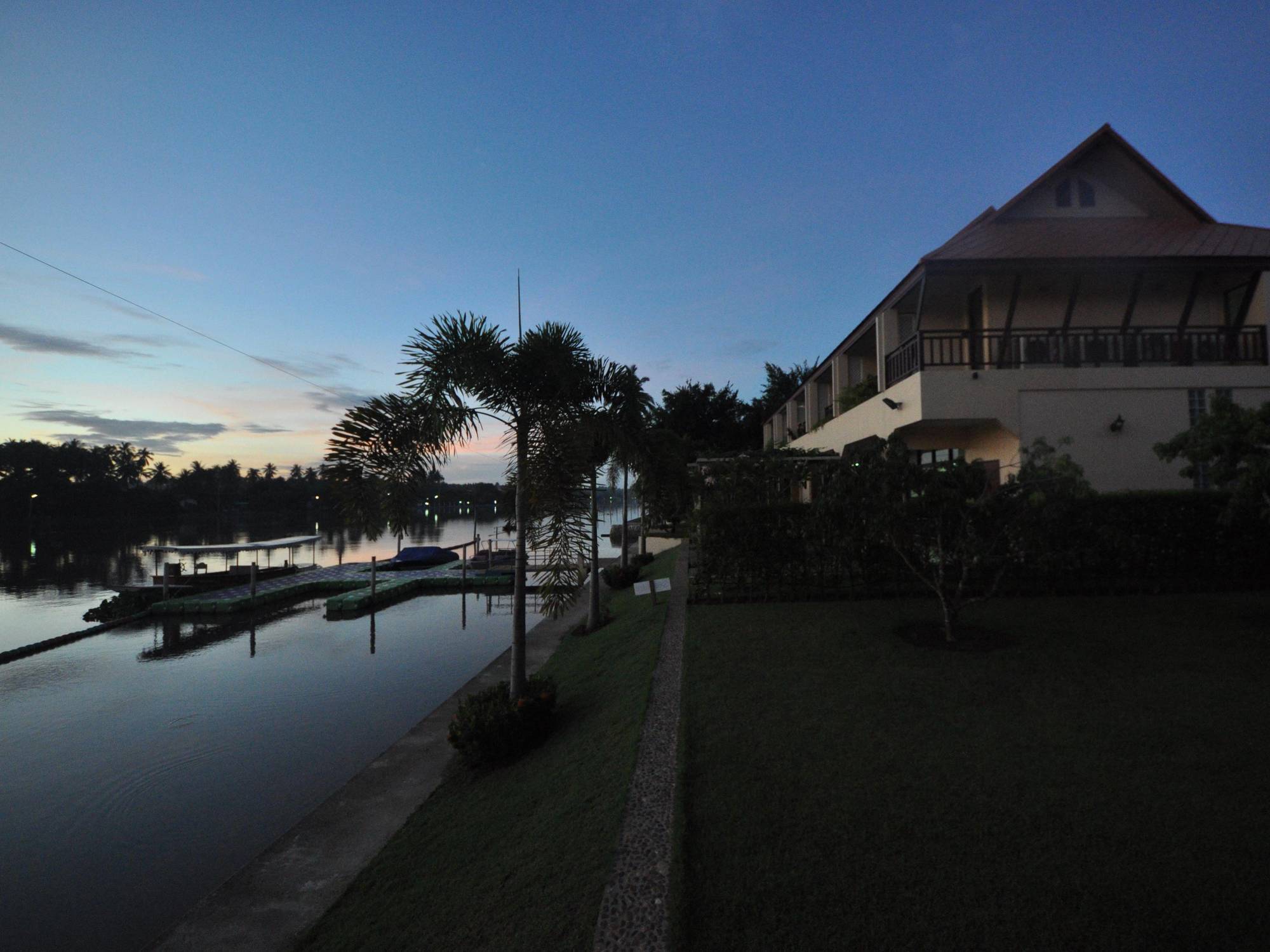 Ratchaburi Maeklong Marina Resort מראה חיצוני תמונה